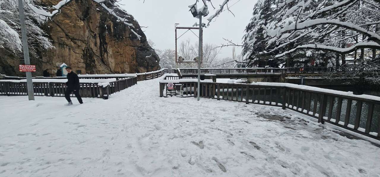 Konya’da kar kalınlığının 1 metreye yaklaştığı ilçe şölen sunuyor 34